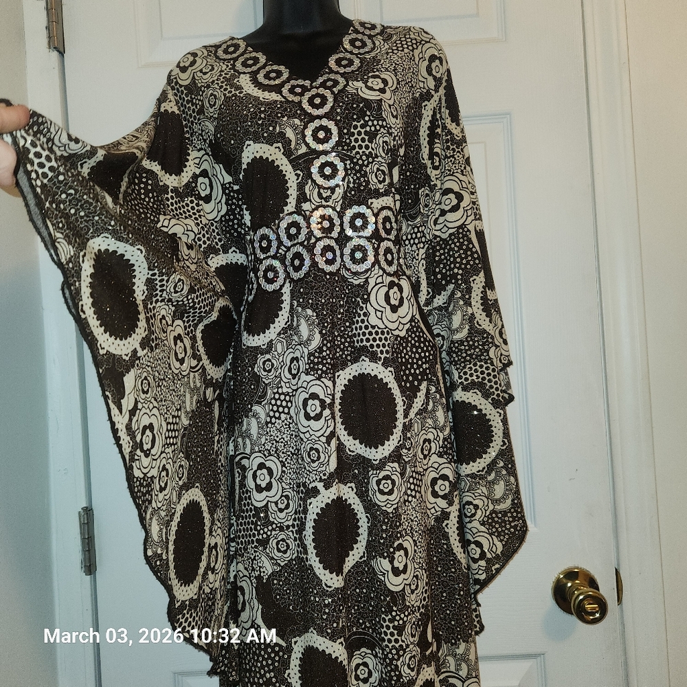 Sparkly Butterfly Abaya Dress - Picture 3 of 10
